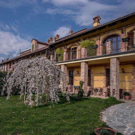 Cascina Rocca - Guest House กัสติยิโอเน ฟัลเลตโต ภายนอก รูปภาพ