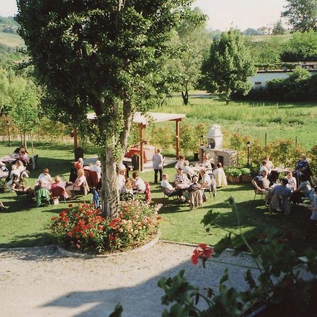 Cascina Rocca - Guest House กัสติยิโอเน ฟัลเลตโต ภายนอก รูปภาพ