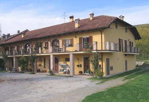 Cascina Rocca - Guest House กัสติยิโอเน ฟัลเลตโต ภายนอก รูปภาพ