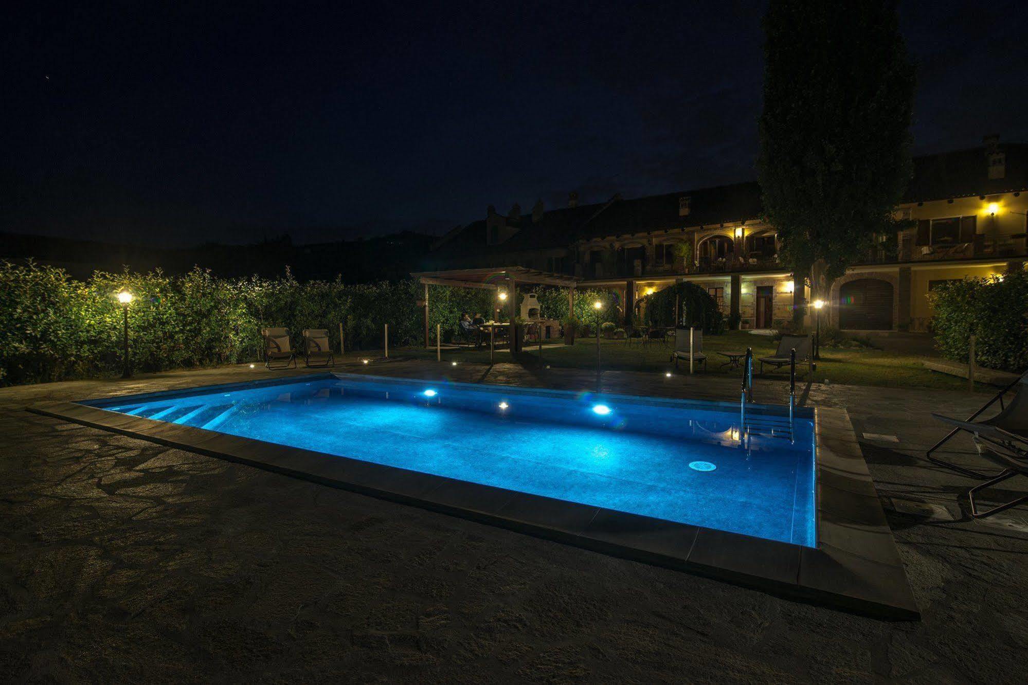 Cascina Rocca - Guest House กัสติยิโอเน ฟัลเลตโต ภายนอก รูปภาพ