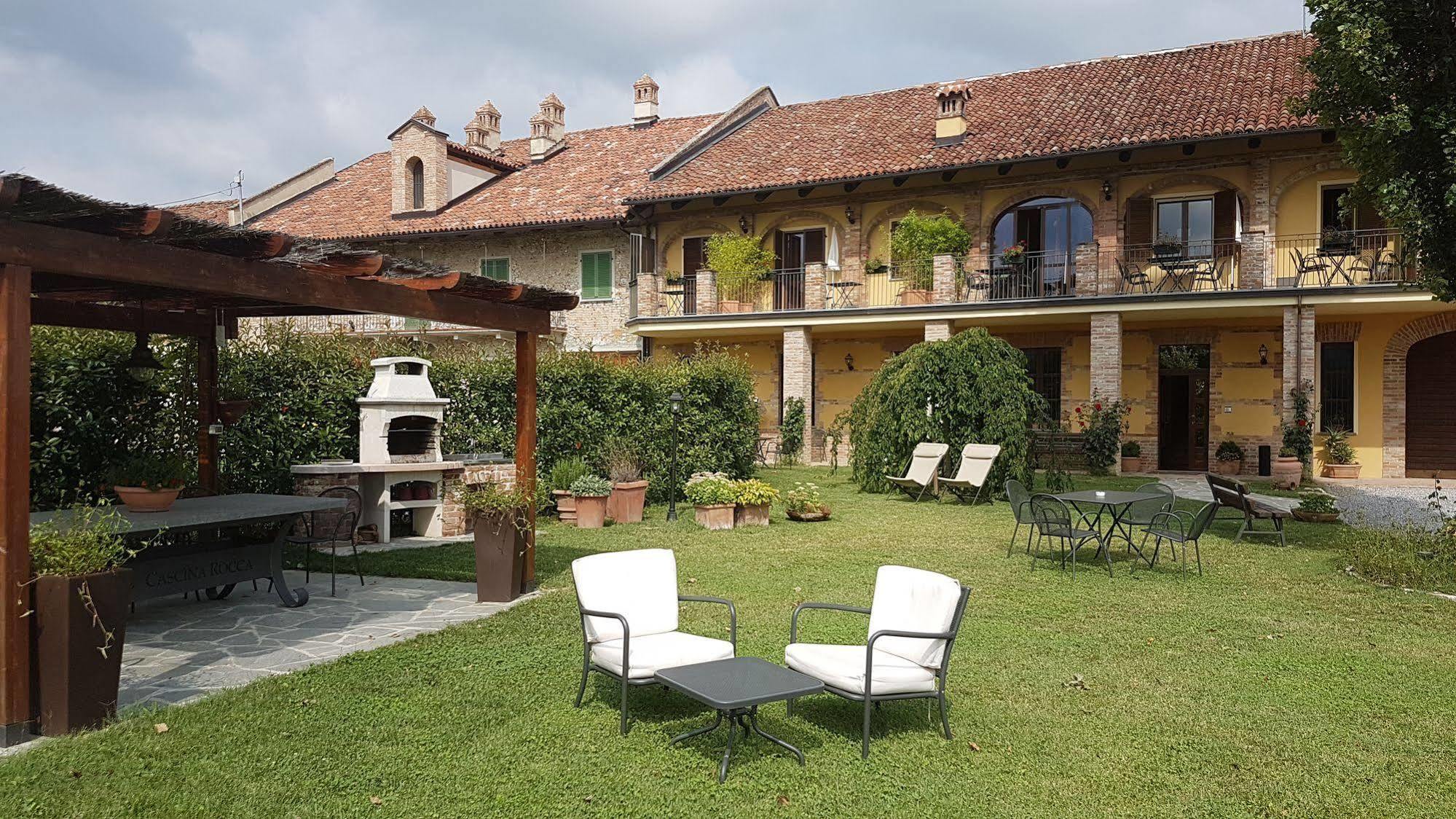 Cascina Rocca - Guest House กัสติยิโอเน ฟัลเลตโต ภายนอก รูปภาพ